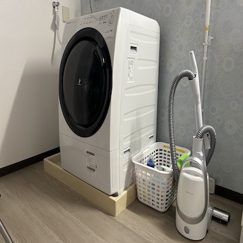 ドラム式洗濯機(シャープ7kg ES-S7G-WL)・紙パック式掃除機(アイリスオーヤマKIC-BTP2-S)