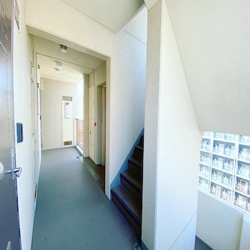 亀戸マンションスタジオ9階外廊下